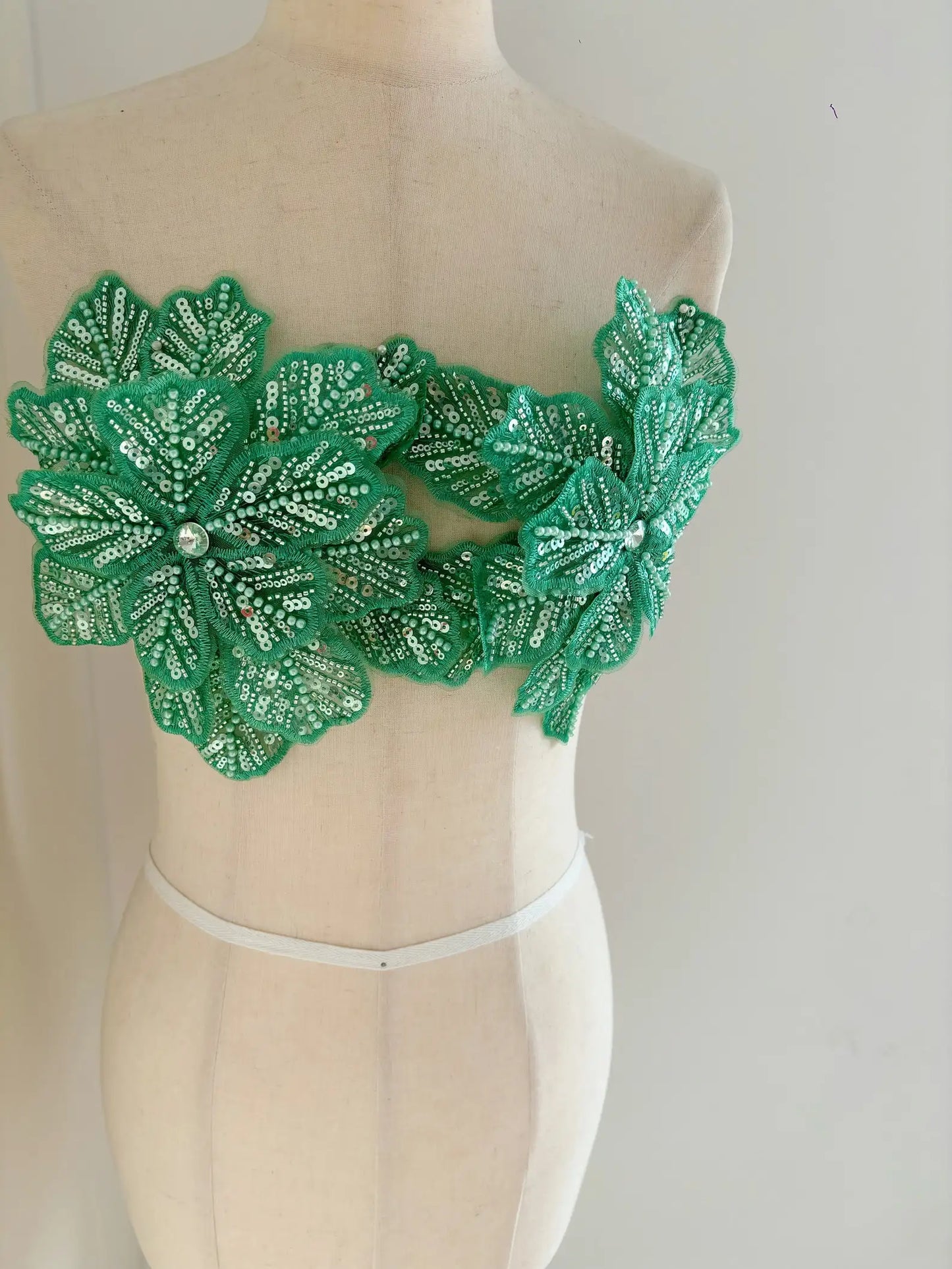 1 Piece Green 3d Bead Flowers Applique For Couture Dance Costume Embroidery Sewing On Patches For Wedding/Evening Dress