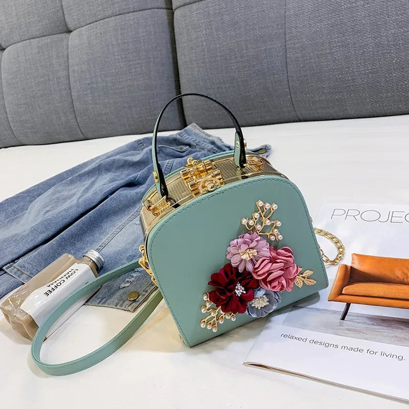 2024 Metal Clip Small Square Bag New Fashion Dinner Flower Shoulder Diagonal Handbag Bags Shoulder Bags 822
