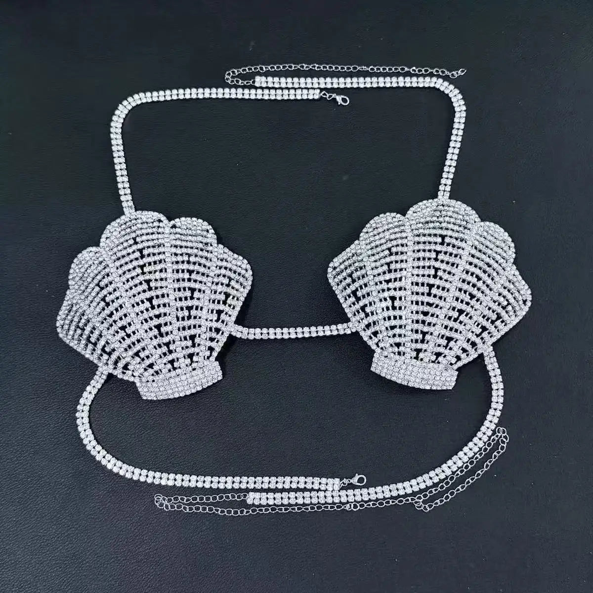 European and American fashion exaggerated shell shaped bikini chest chain sexy rhinestone chest chain nightclub party body chain