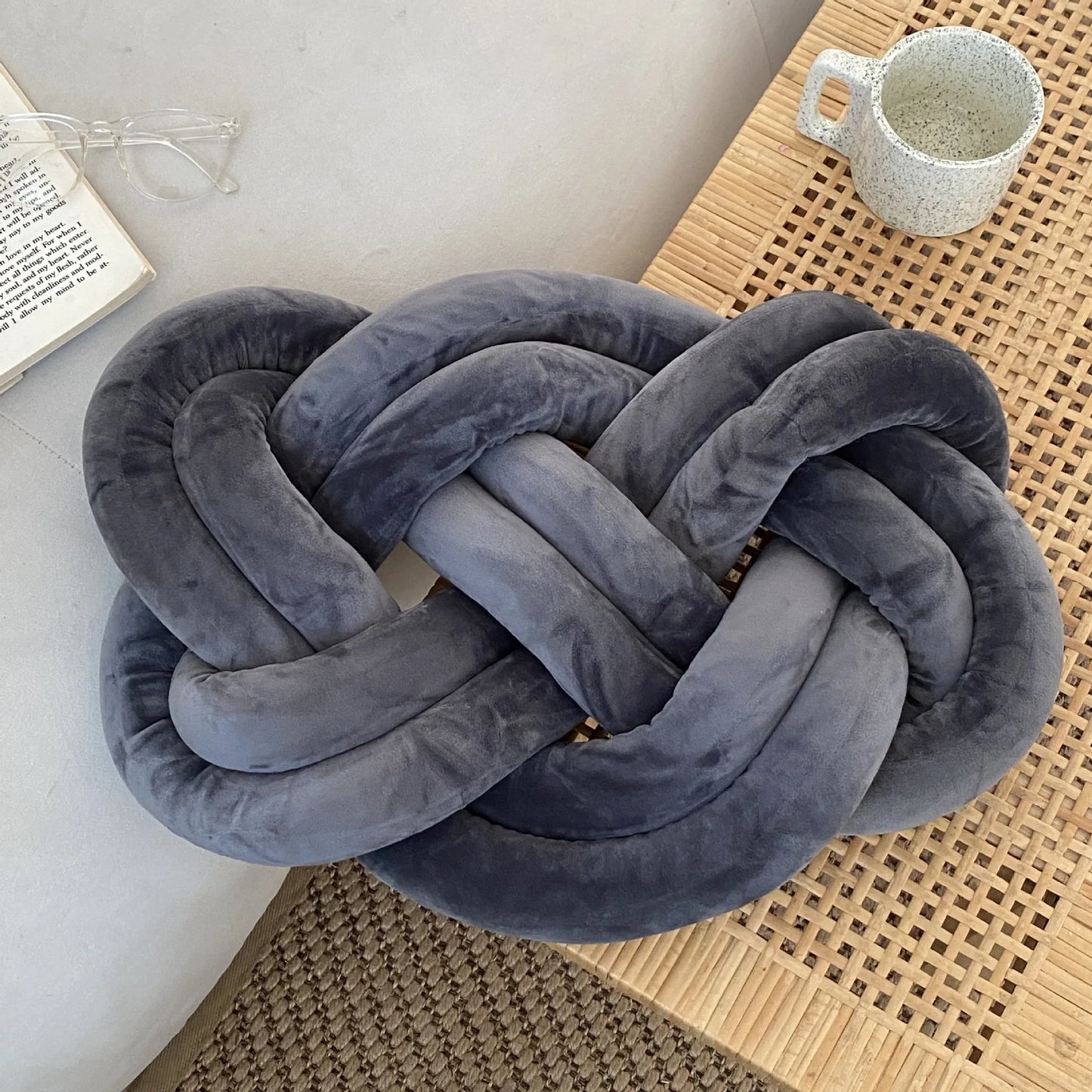 Inyahome Handmade Knot Throw Pillows for Couch Soft Decorative Knotted Comfort Pillow Cushion for Home Sofa Bedroom Decor Blue