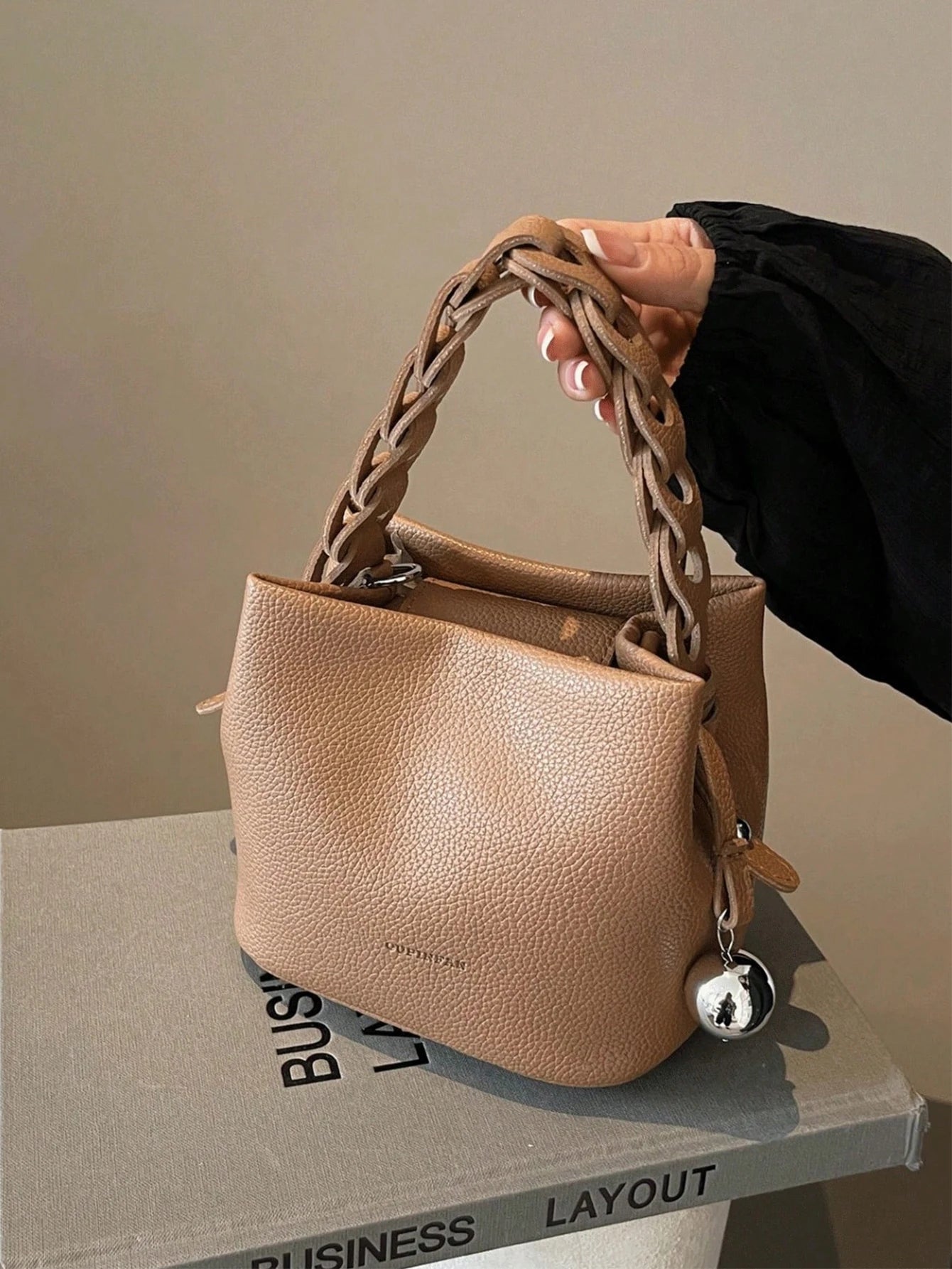 Fashion Joker pu waterproof fabric, letter pattern design, metal pendant decoration design portable square bag, preparation of p