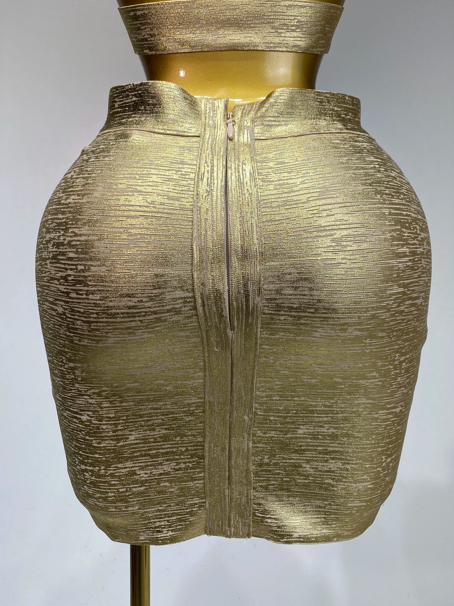 2025 New Summer Sexy V Neck Gold Bandage Two Pieces Set Women Charming Celebrity Bodycon Skirt Suits Club Birthday Vestido