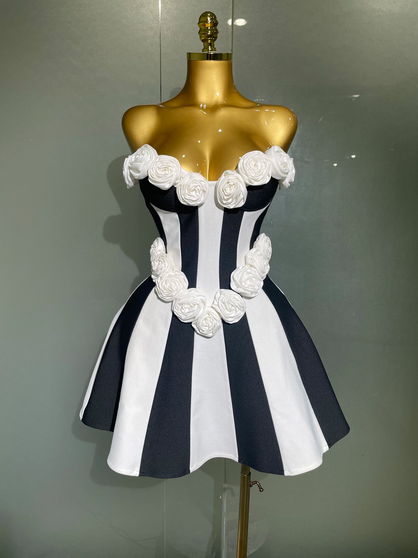 2025New Women Flower Decoration Strapless Black White Stripe Bandage Short Dress Cocktail Party Elegant Evening Club Party Dress