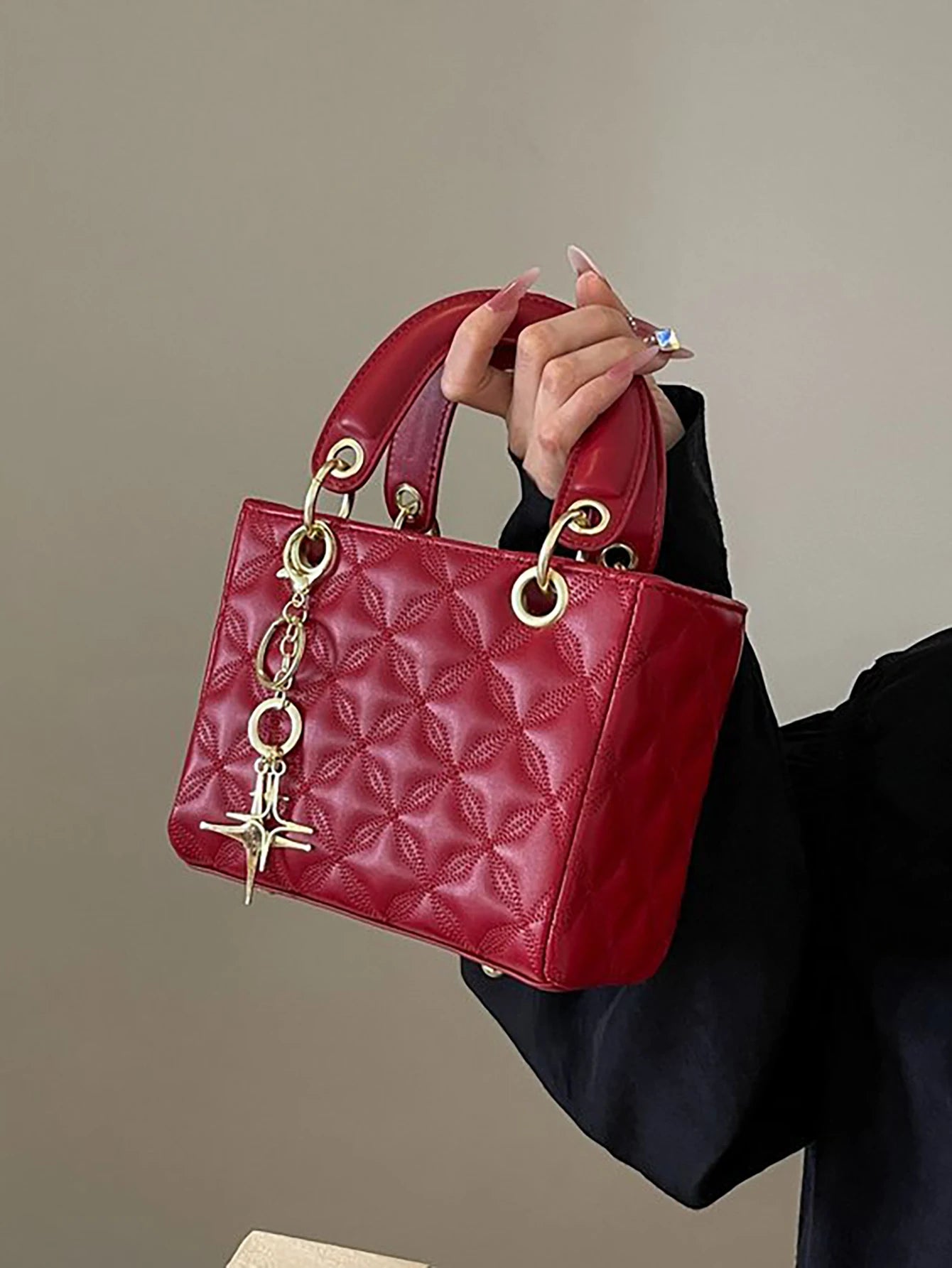 Quilted Pattern Solid Color Pu Handbag With Pendant Decoration, Versatile Noble Women's Crossbody Bag, Fashionable Handbag