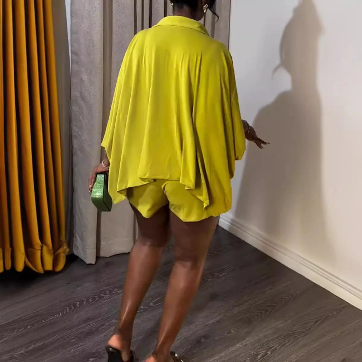 S107 Wholesale Designer Clothing 2024 Solid Color Bat Sleeve Shirt 2 Pieces Set Summer Loose Casual Two Piece Shorts Sets Women