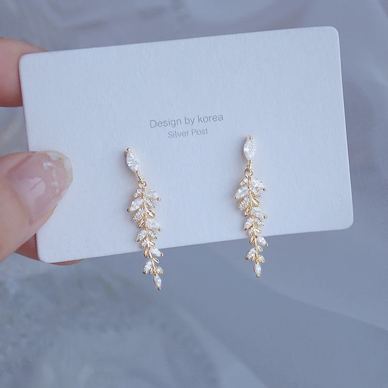 Charm 18k Real Gold Leaves Earrings for Women Exquisite Tiny Zirconia Stud Earring Elegant Korean Crystal Wedding Ringen Pendant