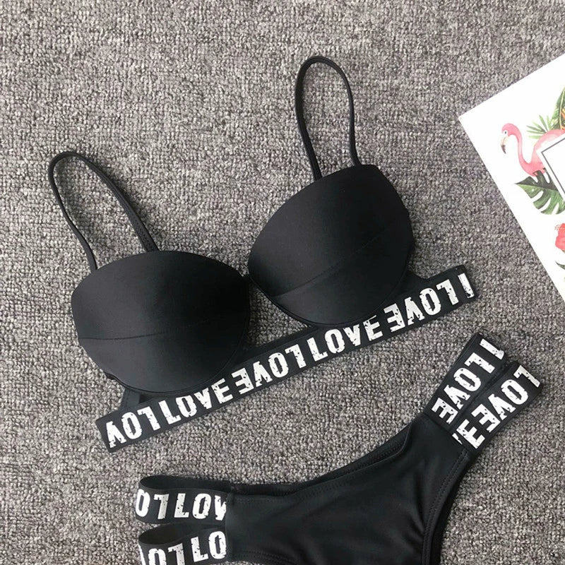 New Sexy Print English Letter Bikini with Steel Bracket Black Sports Separates Swimsuit Three-Point Red