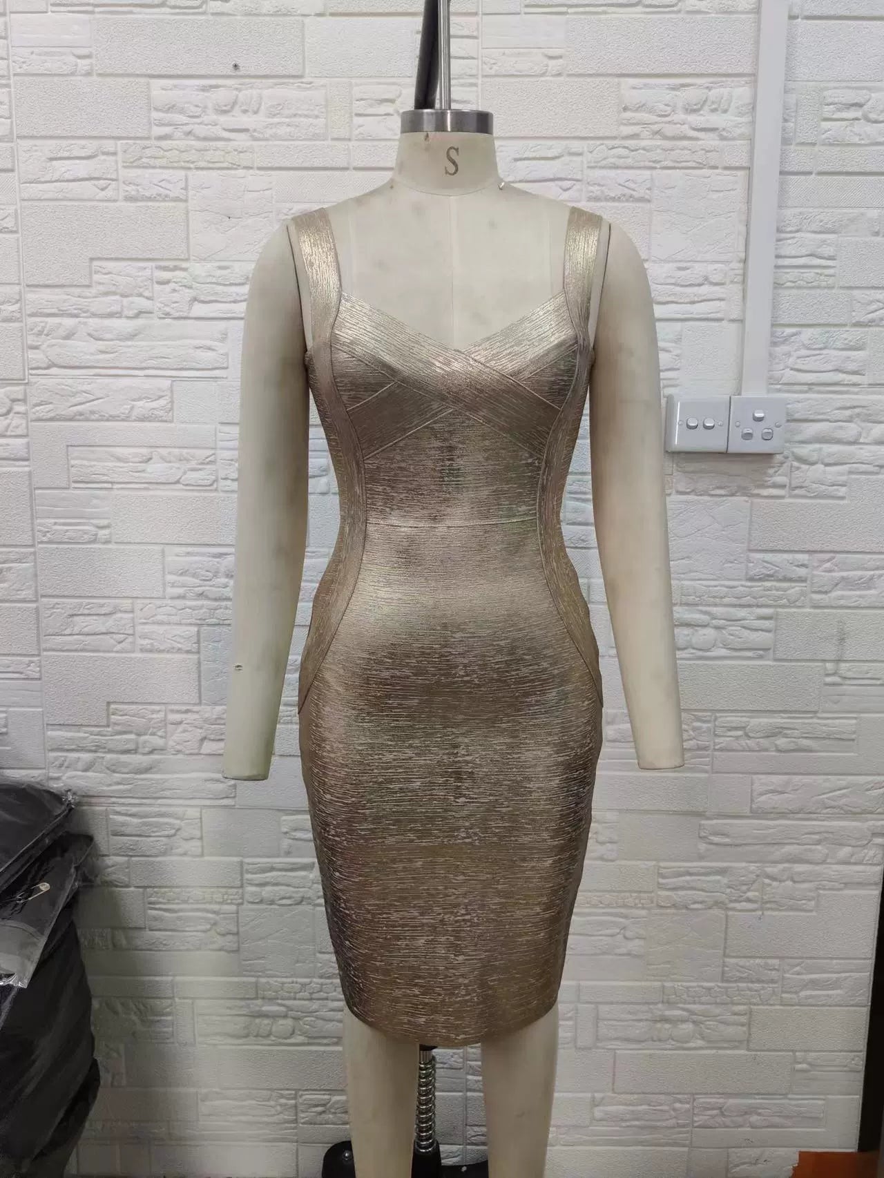 Europe and America Cross Border Model Sexy Low-Cut Buttock Cinched Sleeveless Bronzing Bandage One-Piece Dress Fashion Hot Party Packaging