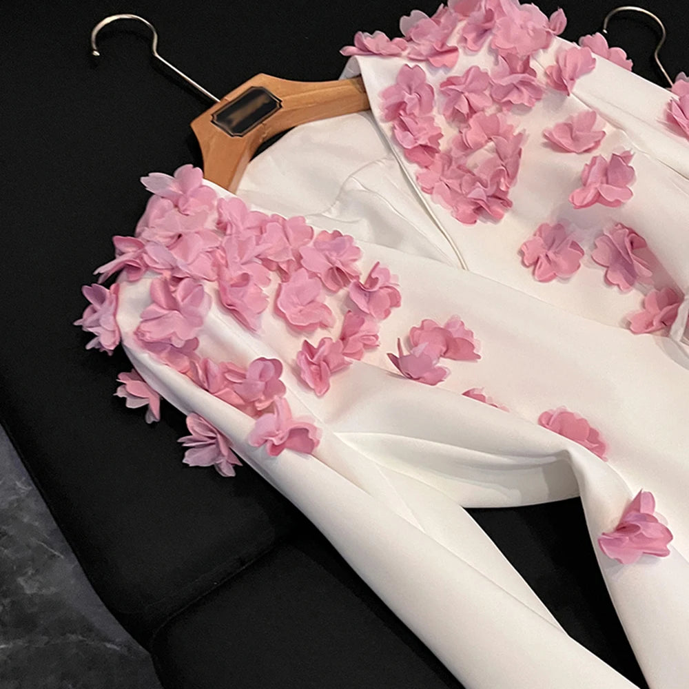 TWOTWINSTYLE Sweet Spliced Appliques Blazers For Women V Neck Long Sleeve Spring Temperament Coat Female Fashion New KJA533232