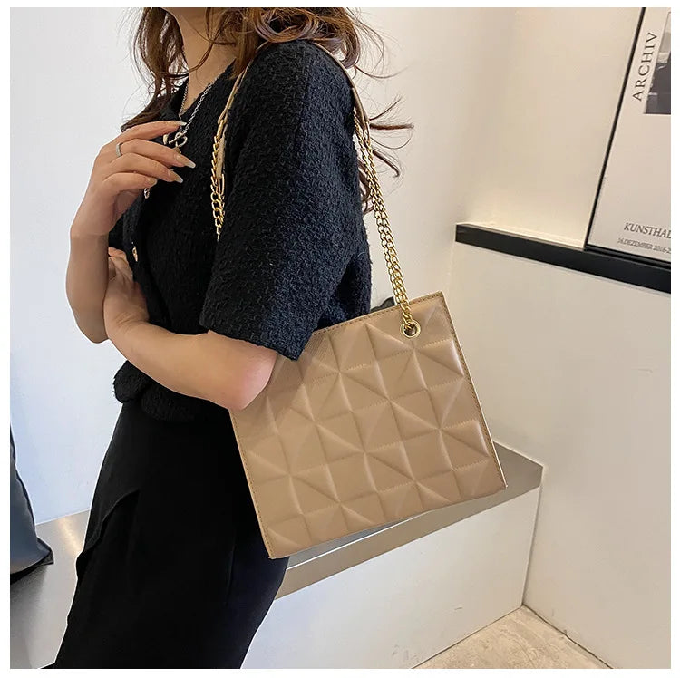 Ladies Fashion Large Capacity Chain Bag Retro Square Tote Bag Diamond Texture Shoulder Crossbody Daily Hundred Underarm Handbag