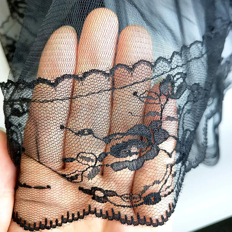 2 Tier Black White Flower Lace Edge Bridal Veils with Comb Elegant Vintage Wedding Cosplay Performance Hair Accessories