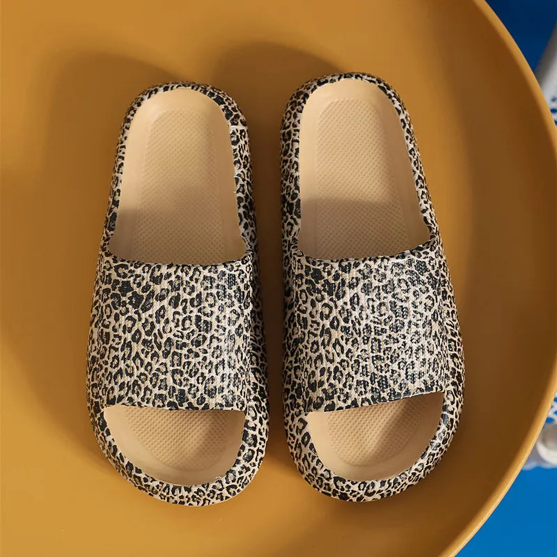 Fashion Leopard Home Slippers Women Soft Sole Non Slip Indoor Bathroom Slippers for Adults Summer Thick Platform Slides Female