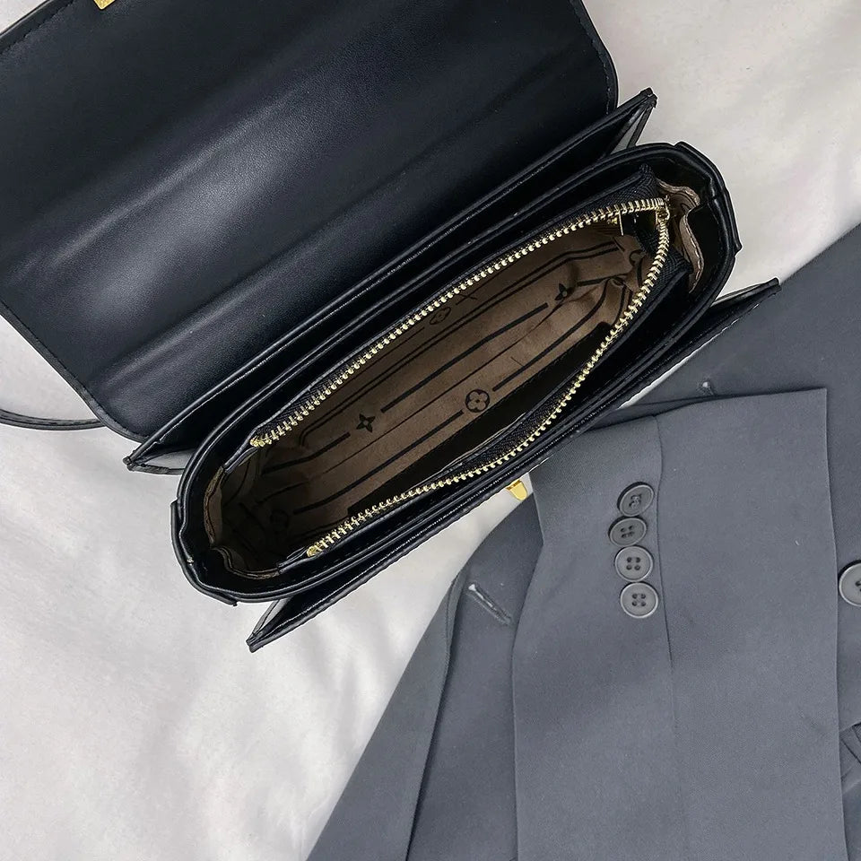 Letter Print Lock Luxury handbags Women Shoulder Bags Designer Crossbody Purses Handbag Chain Strap Clutch Bag 2025 New Small