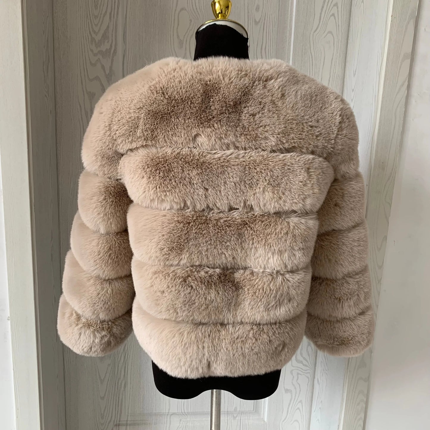 Damenmode Kunstpelzmantel superheiß Herbst Winter Damen kurze Kunstfuchsjacke flauschig hohe Qualität 7XL Damen Pelzmäntel