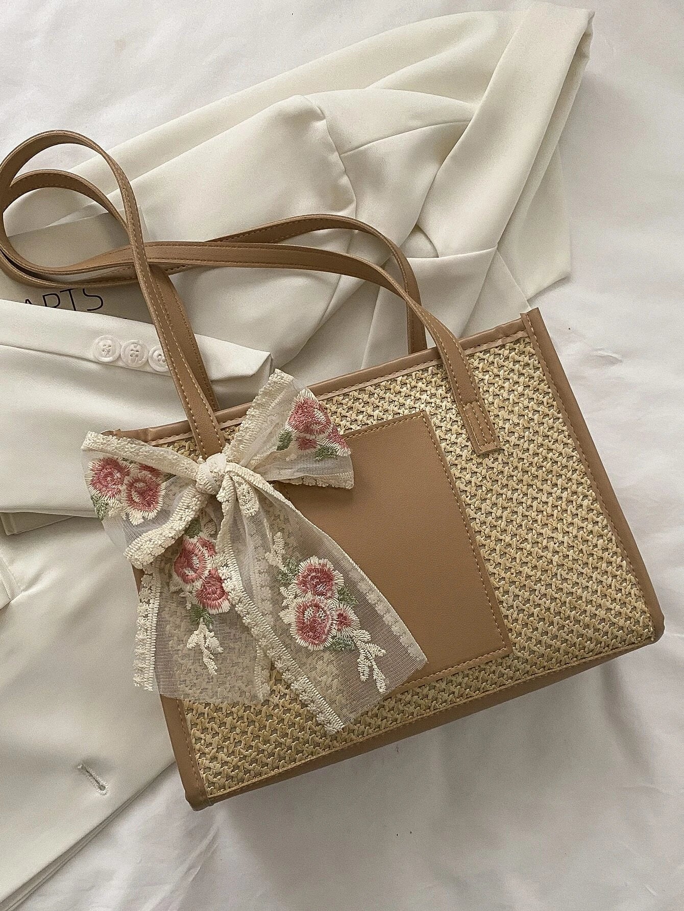Trendy Lightweight Casual Bow Decor Straw Bag Hollow Out Knitted Flower Tote Bag Large Capacity Shoulder Bag For Teen Girl Women