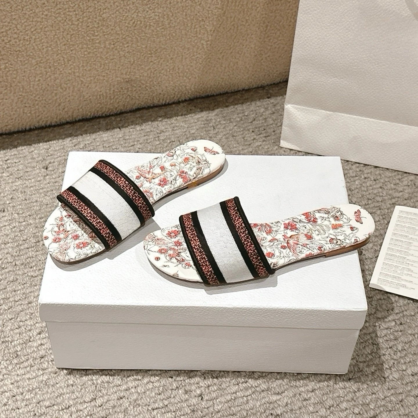 Summer Women Letter Flat Sandals Casual Comfortable Slip Slide 2024 Fashion Vintage Slippers Shoes Classic New