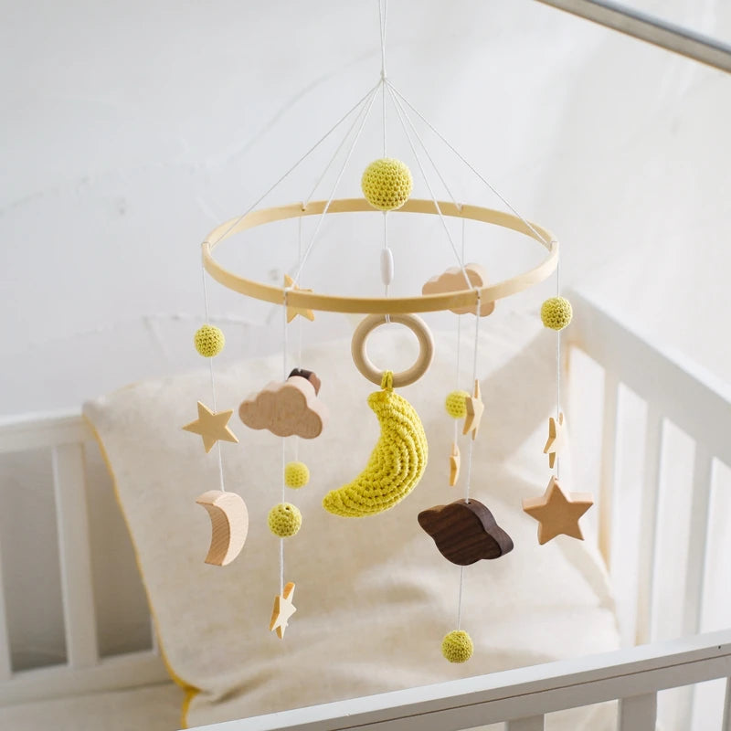 Crib Mobile Bed Bell Wooden Baby Rattles Soft Felt Cartoon Animal Bed Bell Newborn Music Box Hanging Toy Crib Bracket Baby Gifts