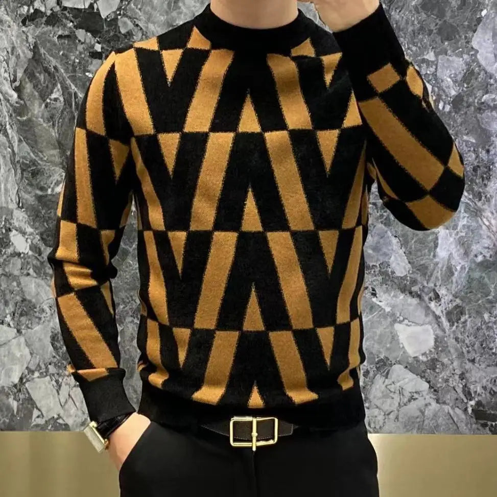 New Round Neck Long Sleeved Base Shirt for Men Cool and Trendy Hoodie with Printed Patterns for Warmth