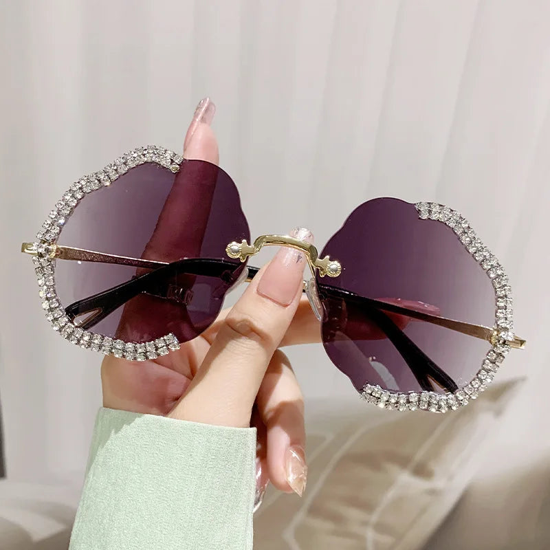2024 New Metal Frame Flower Designer Women Trendy Fashion Cutting Lens Ladies Street Photography Woman's Shades Sunglasses