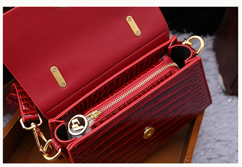 Fashion Diamonds Women Handbags 2023 Red Genuine Leather Lady Shoulder Messenger Bag Crocodile Pattern Portable Shell Tote Bags