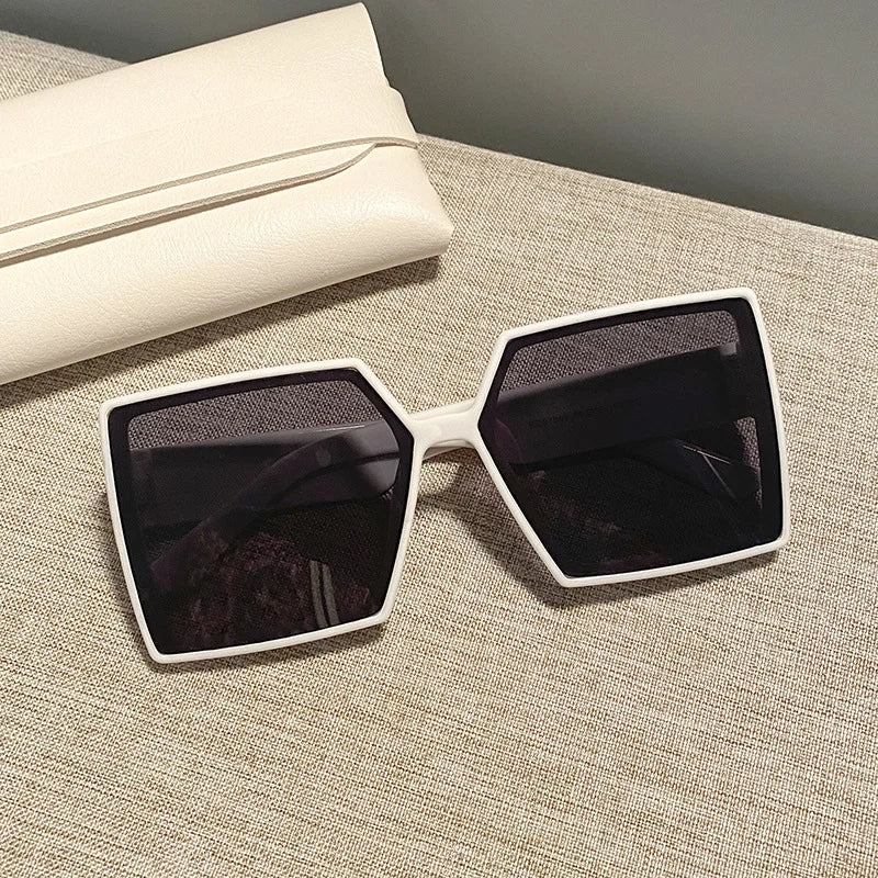New Vintage Large Frame Sunglasses Women's Brand Designer Square Sun Glasses Women Travel Fashion Eyewear UV400 Gafas De Sol