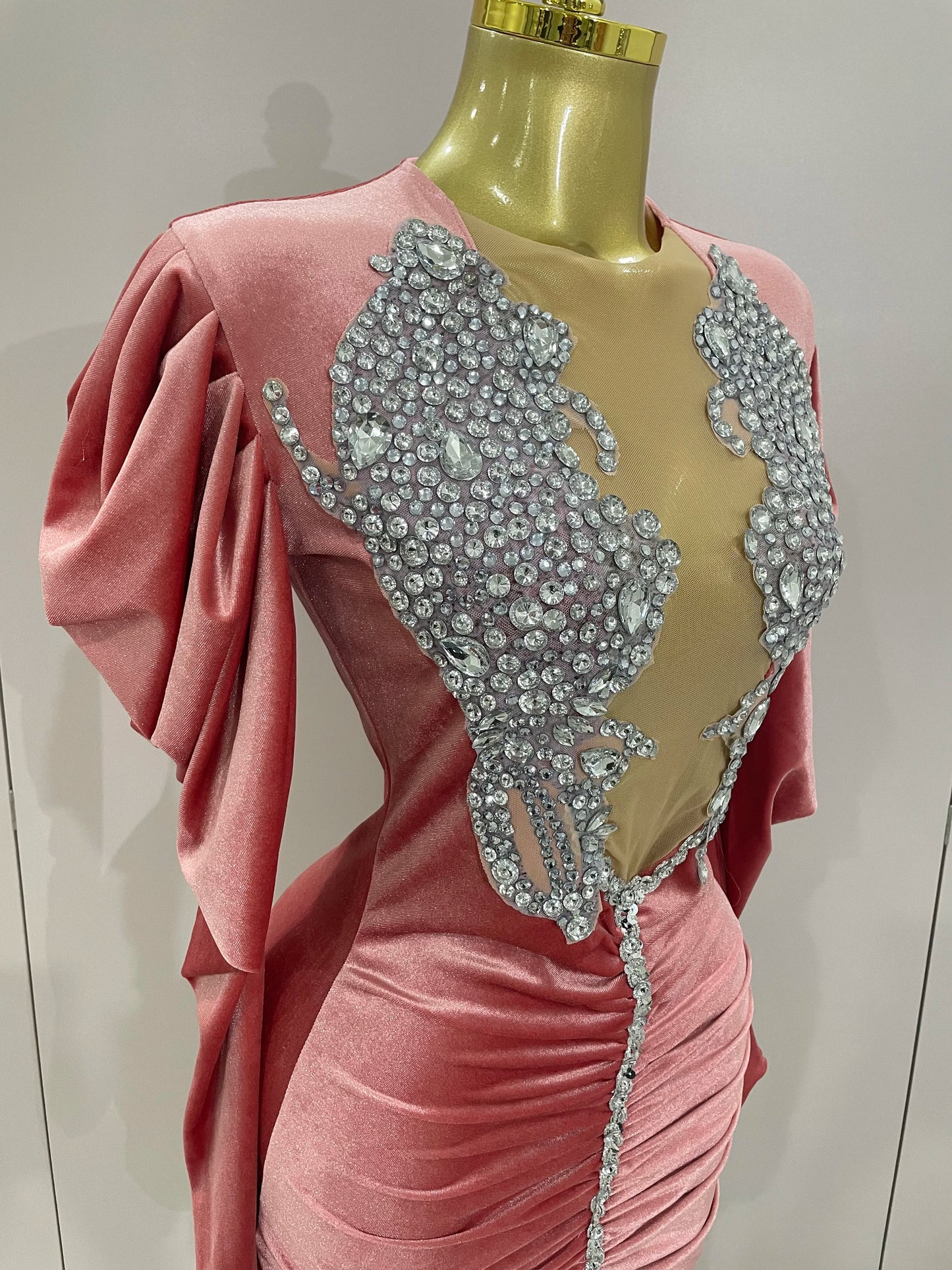 Luxury Sparkly Crystals Sexy Mesh White Velvet Short Dress 2025 Women Elegant Evening Prom Birthday Party Dresses Stage Costume
