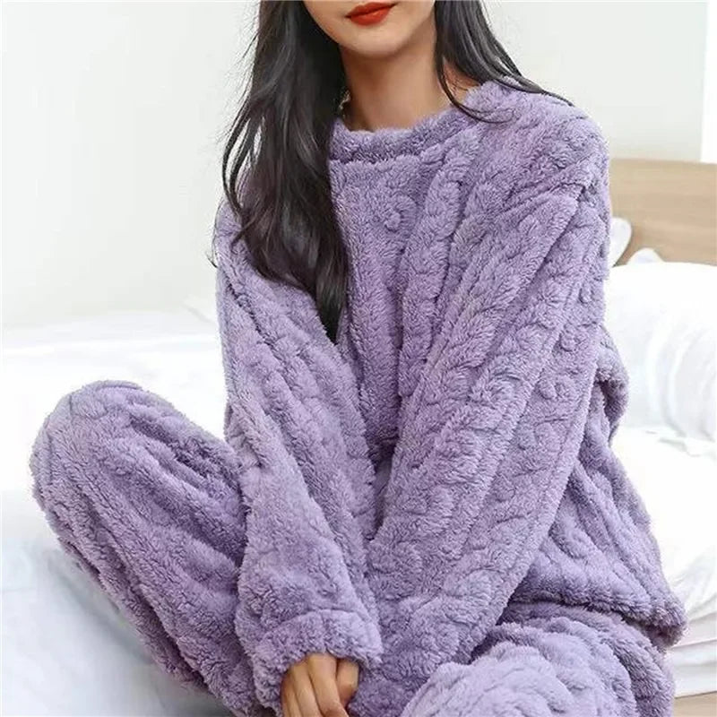 Soft Coral Velvet Jacquard Warm Pajama Set for Women Cozy Loungewear Outerwear for Winter Christmas Back to School Gift ﻿