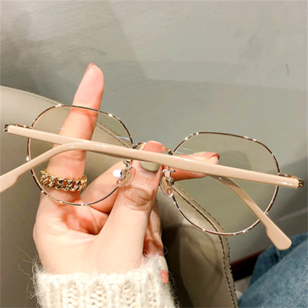 Fashion Metal Anti-Blue Light Glasses Women Men Vintage Ultralight Oval Frame Computer Game Goggles Blue Ray Blocking Eyeglasses