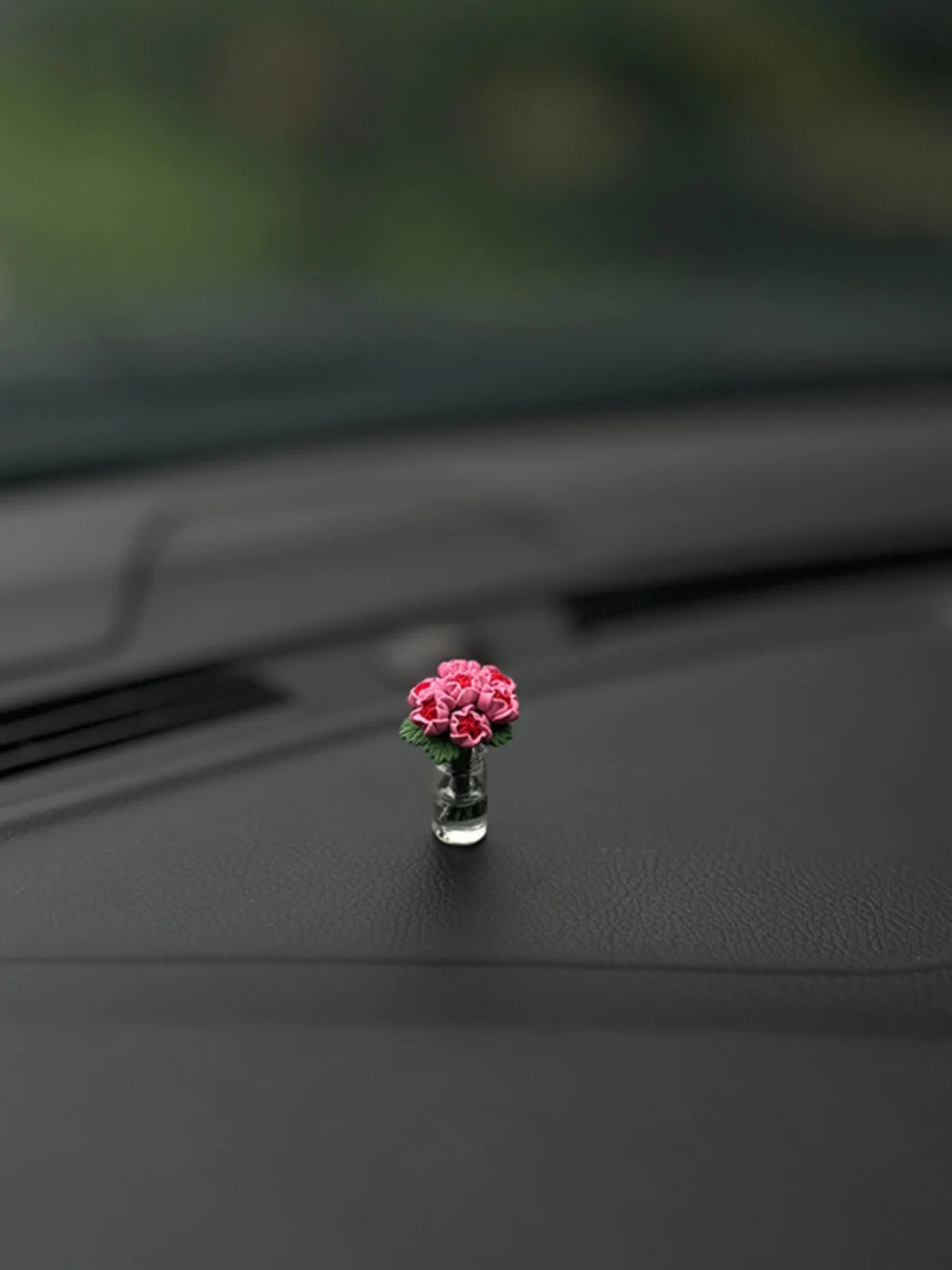 Dainty roses car center console window ornament mini cure car accessories ladies car personality beautiful interior ornaments
