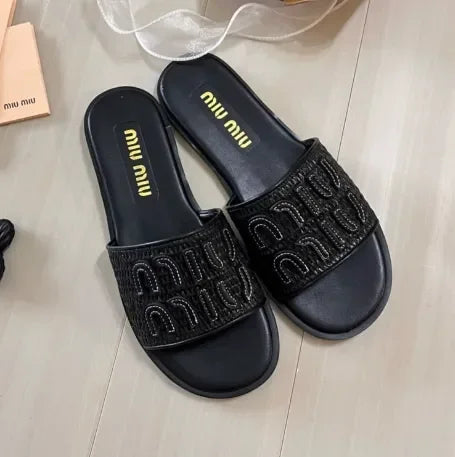 Designer Women's high quality flat leather non-slip slippers Summer triangle printed slippers Comfortable casual beach sandals