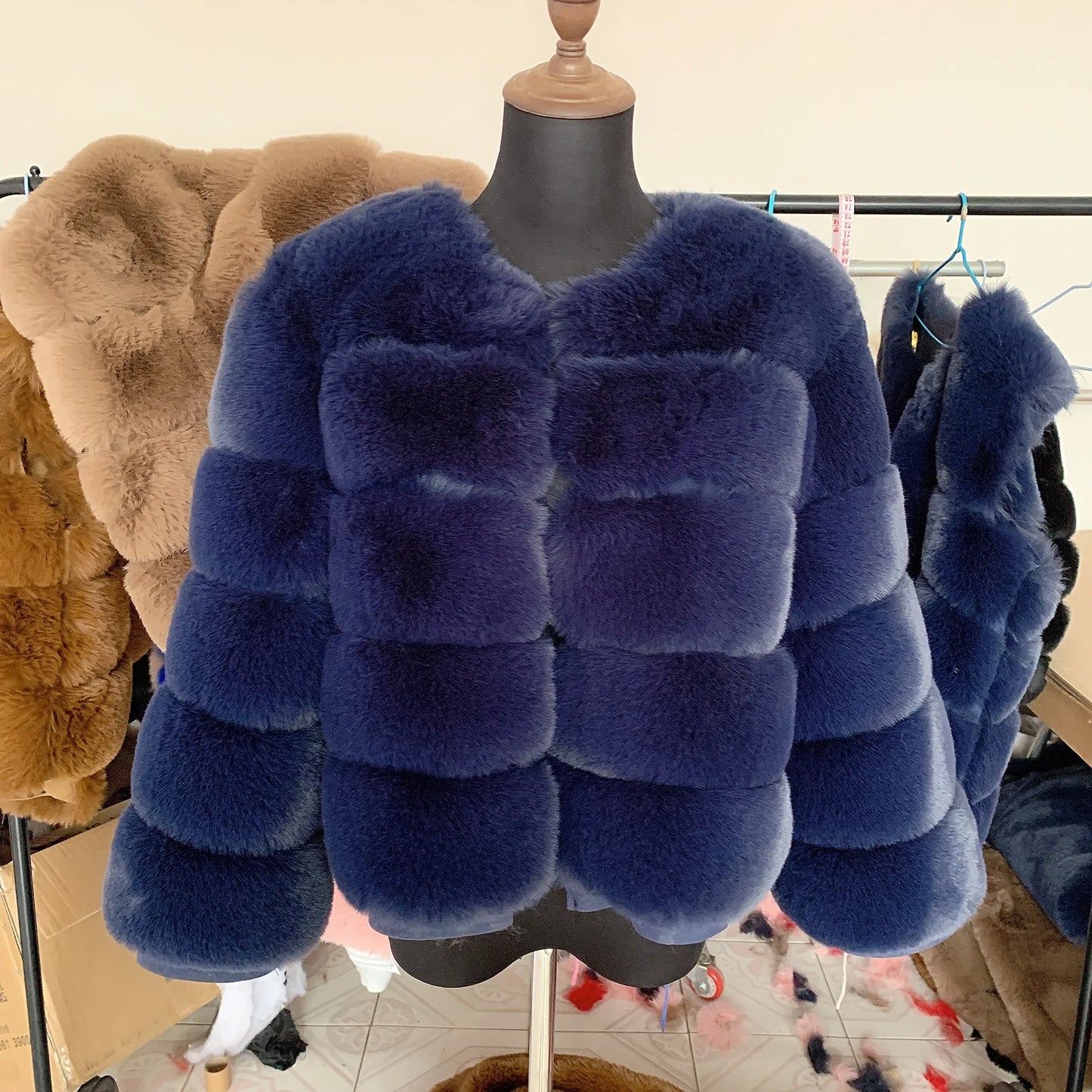 Damenmode Kunstpelzmantel superheiß Herbst Winter Damen kurze Kunstfuchsjacke flauschig hohe Qualität 7XL Damen Pelzmäntel