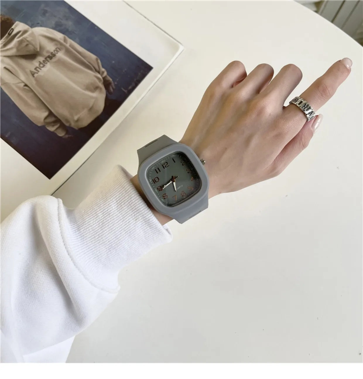 Fashion Women Watches Squartz Dial Watch Women Luxury Ladies Quartz Wristwatches Silicone Female Clock