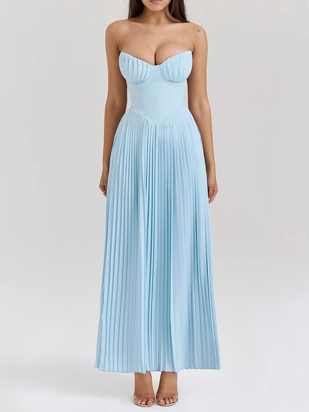 Pure sexy French high-end tube top one-shoulder dress female long seaside holiday pleated skirt