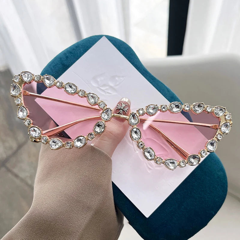 KLASSNUM Luxury Woman Sunglasses Cat-eye Rhinestone Sunglasses 2024 Trendy Party Eyepiece Glitter Metal Frame Color Lens Shades