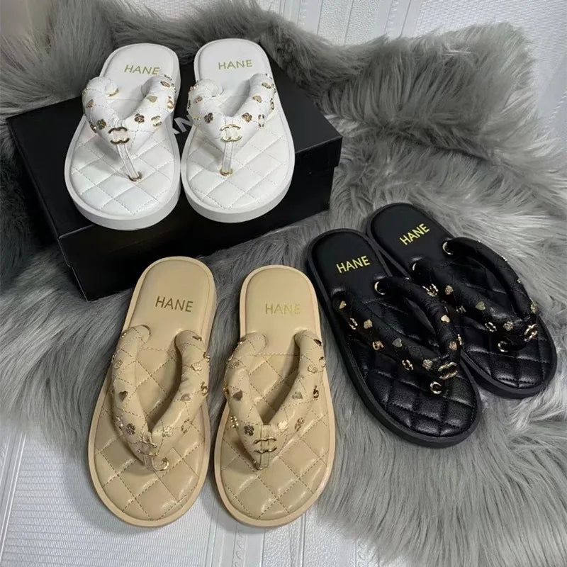 Advanced small fragrant style flip flops with diamond grid thick sole, women's outdoor wear, summer new fashion, casual sandals,
