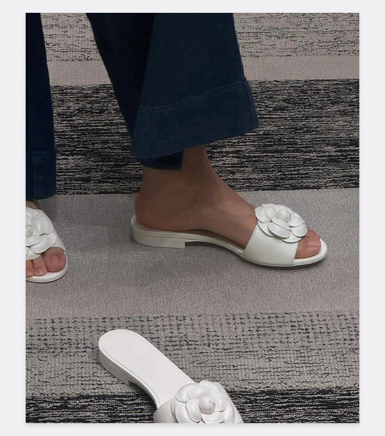 2025 Spring/Summer New Beach Vacation One Word Open Toed Flat Bottom Outerwear Camellia Slippers for Women