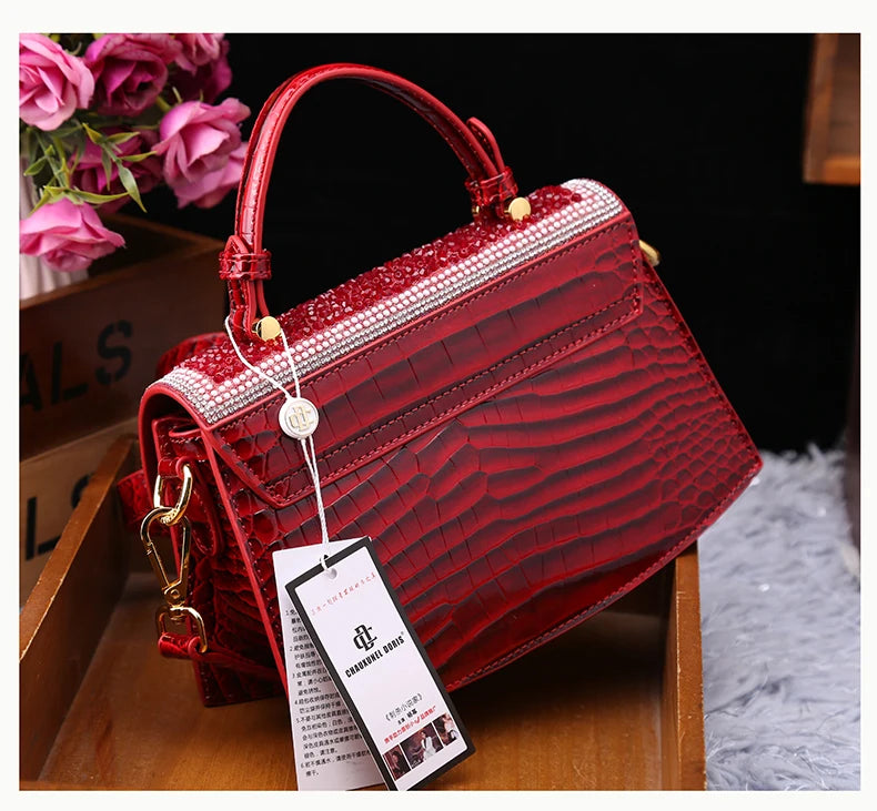 Fashion Diamonds Women Handbags 2023 Red Genuine Leather Lady Shoulder Messenger Bag Crocodile Pattern Portable Shell Tote Bags