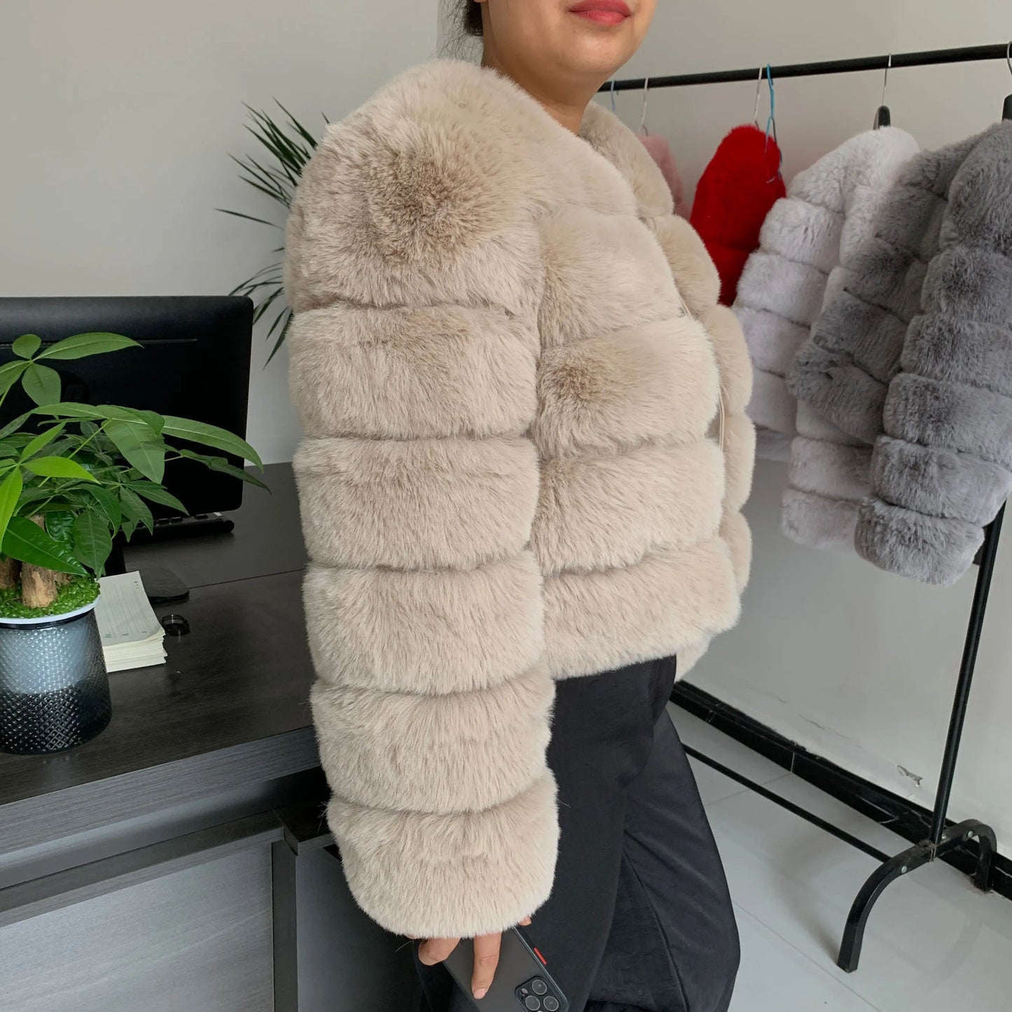 Damenmode Kunstpelzmantel superheiß Herbst Winter Damen kurze Kunstfuchsjacke flauschig hohe Qualität 7XL Damen Pelzmäntel