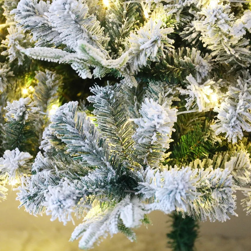 Artificial Christmas Tree PE+PVC Material Snow Spray Fusing Christmas Tree 120cm to 210cm Family Christmas Atmosphere Decoration