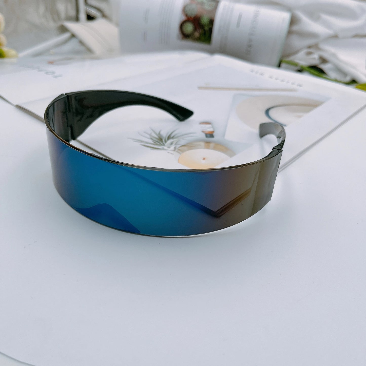 Futuristic Narrow Visor women Sunglasses Laser Eyeglasses Personality Mirrored Lens Eyewear Glasses integrated Men sun glasses