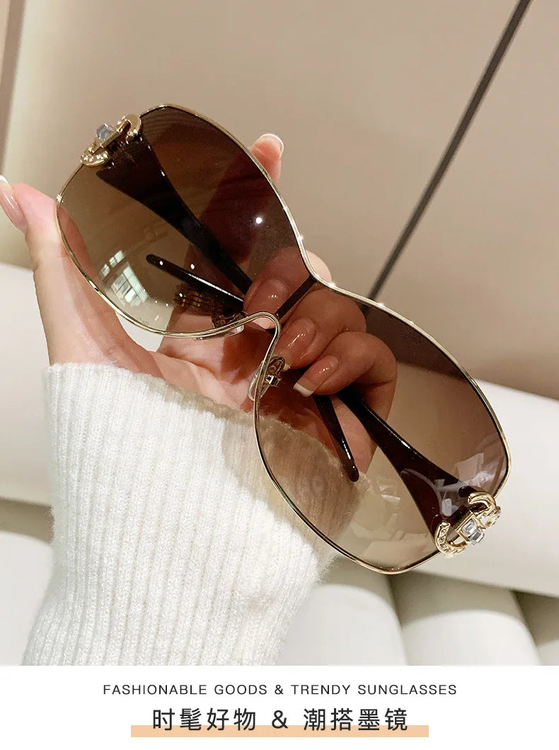 New Fashion Y2K Sunglasses Women's Integrated Surround Sun Glasses Retro Brand Designer Women Eyewear UV400 Oculos De Sol