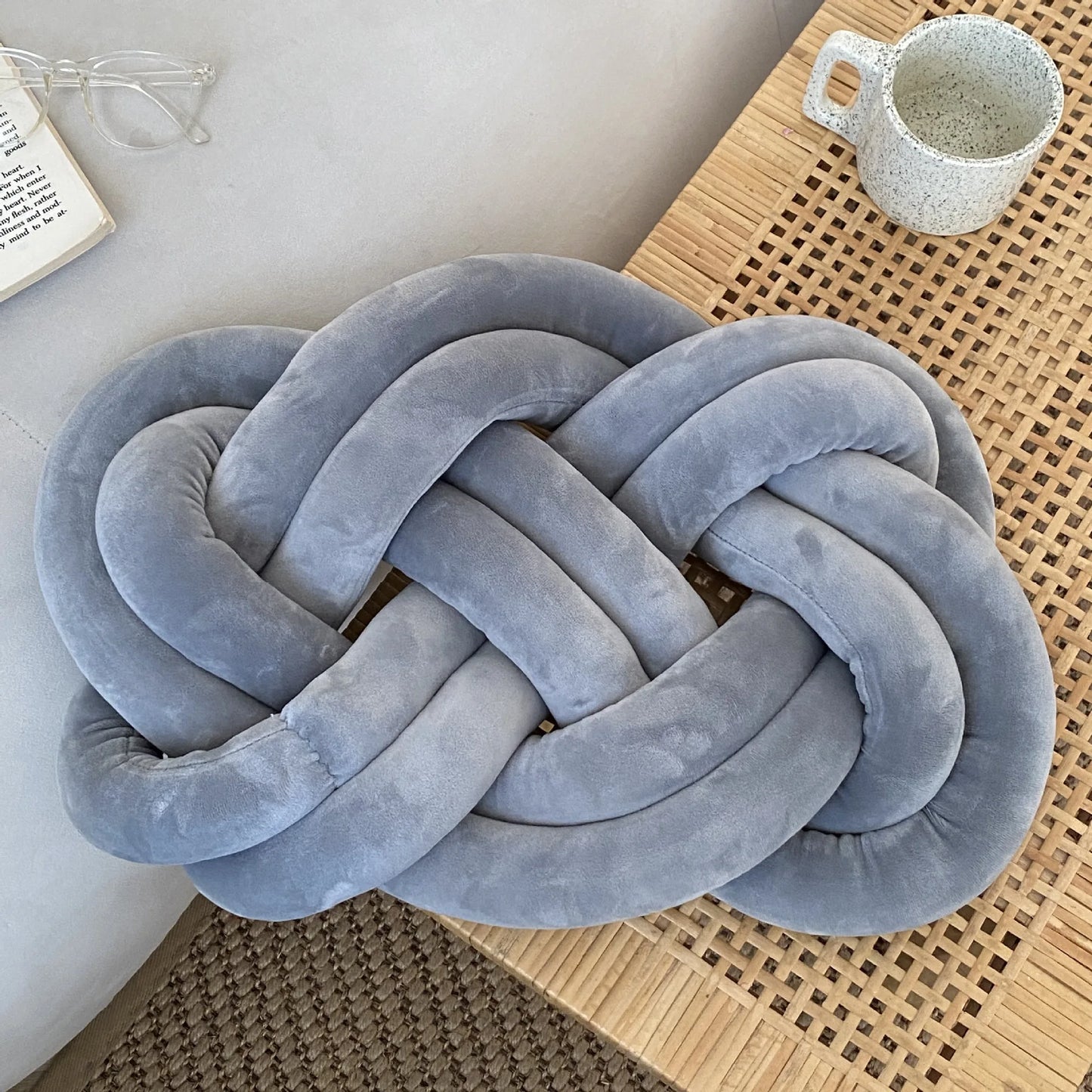 Inyahome Handmade Knot Throw Pillows for Couch Soft Decorative Knotted Comfort Pillow Cushion for Home Sofa Bedroom Decor Blue