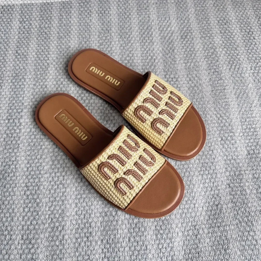 Designer Women's high quality flat leather non-slip slippers Summer triangle printed slippers Comfortable casual beach sandals