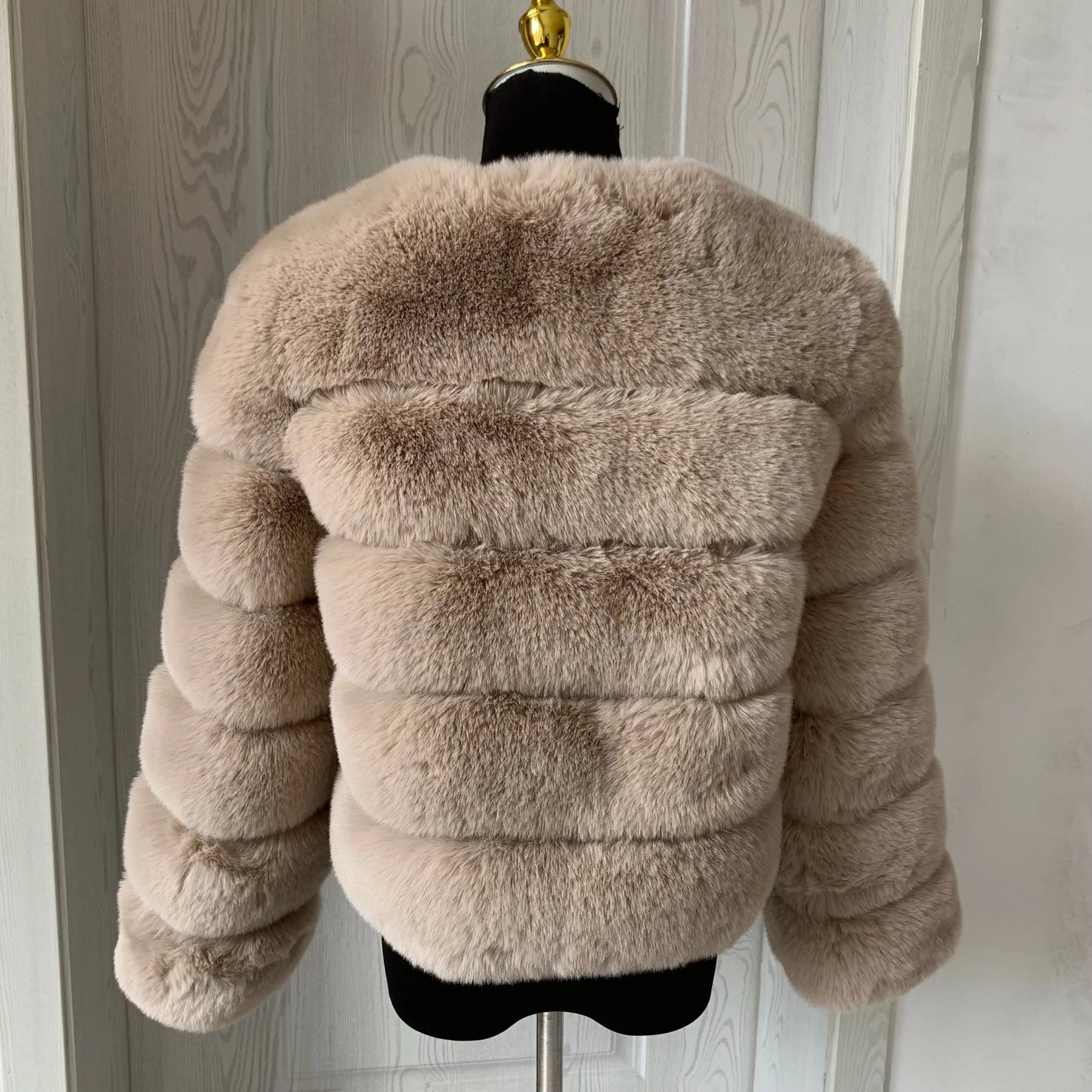 Damenmode Kunstpelzmantel superheiß Herbst Winter Damen kurze Kunstfuchsjacke flauschig hohe Qualität 7XL Damen Pelzmäntel