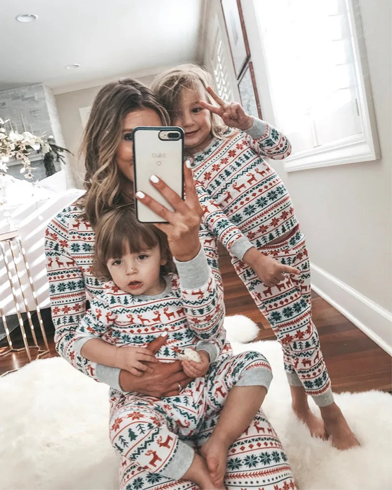 Christmas Family Matching Pajamas Set 2025 Mom Dad Kids Elk Print 2Pcs Clothes Baby Romper Family Look Soft Sleepwear Xmas Gift