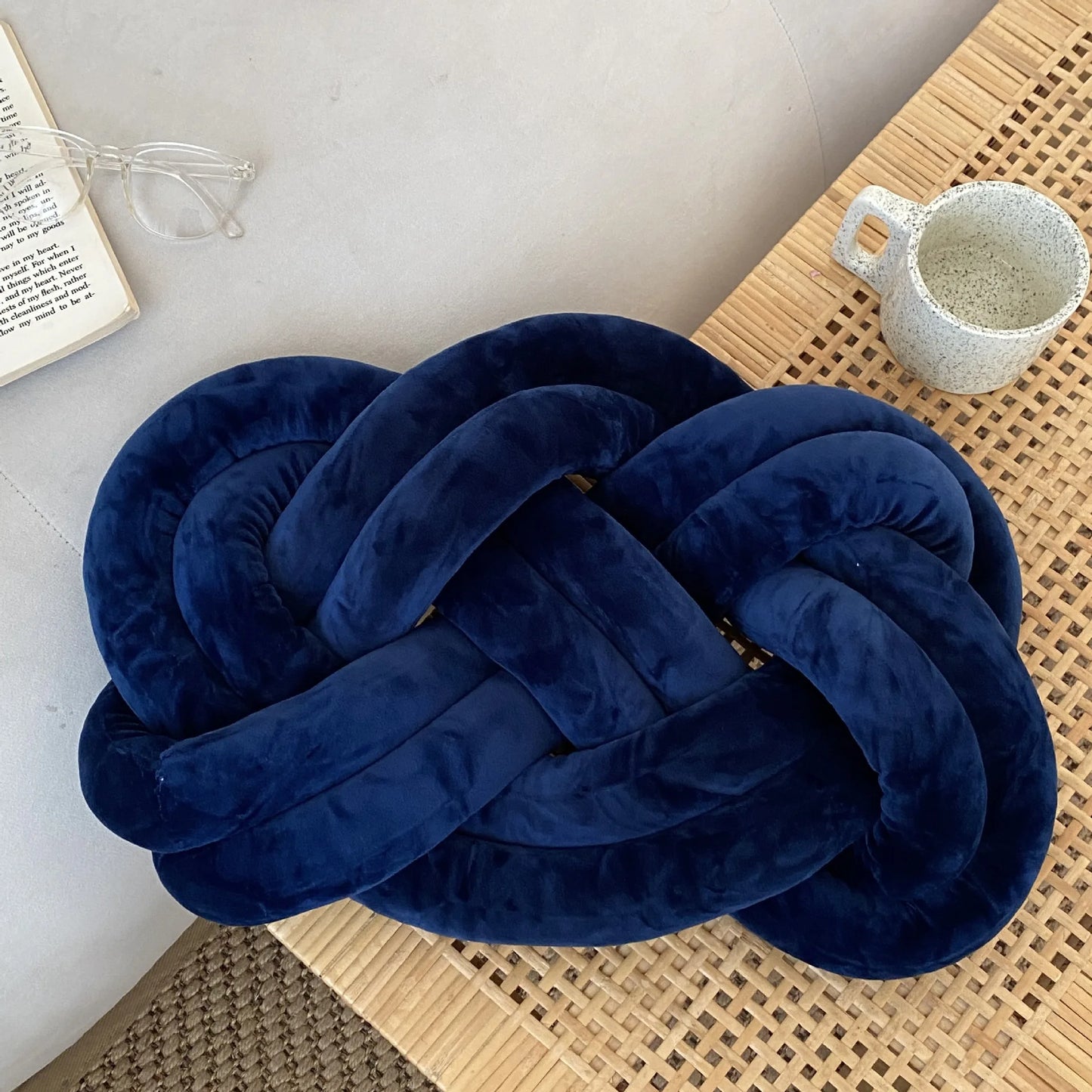 Inyahome Handmade Knot Throw Pillows for Couch Soft Decorative Knotted Comfort Pillow Cushion for Home Sofa Bedroom Decor Blue