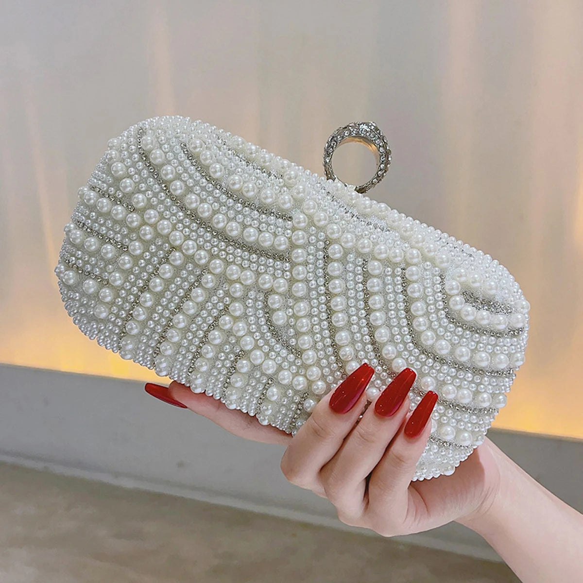 Beading Women Clutch Bags Pearl Hollow Out Metal Chain Shoulder Handbags Flap Glitter Rhinestones Party Dinner Prom Cocktail Eve