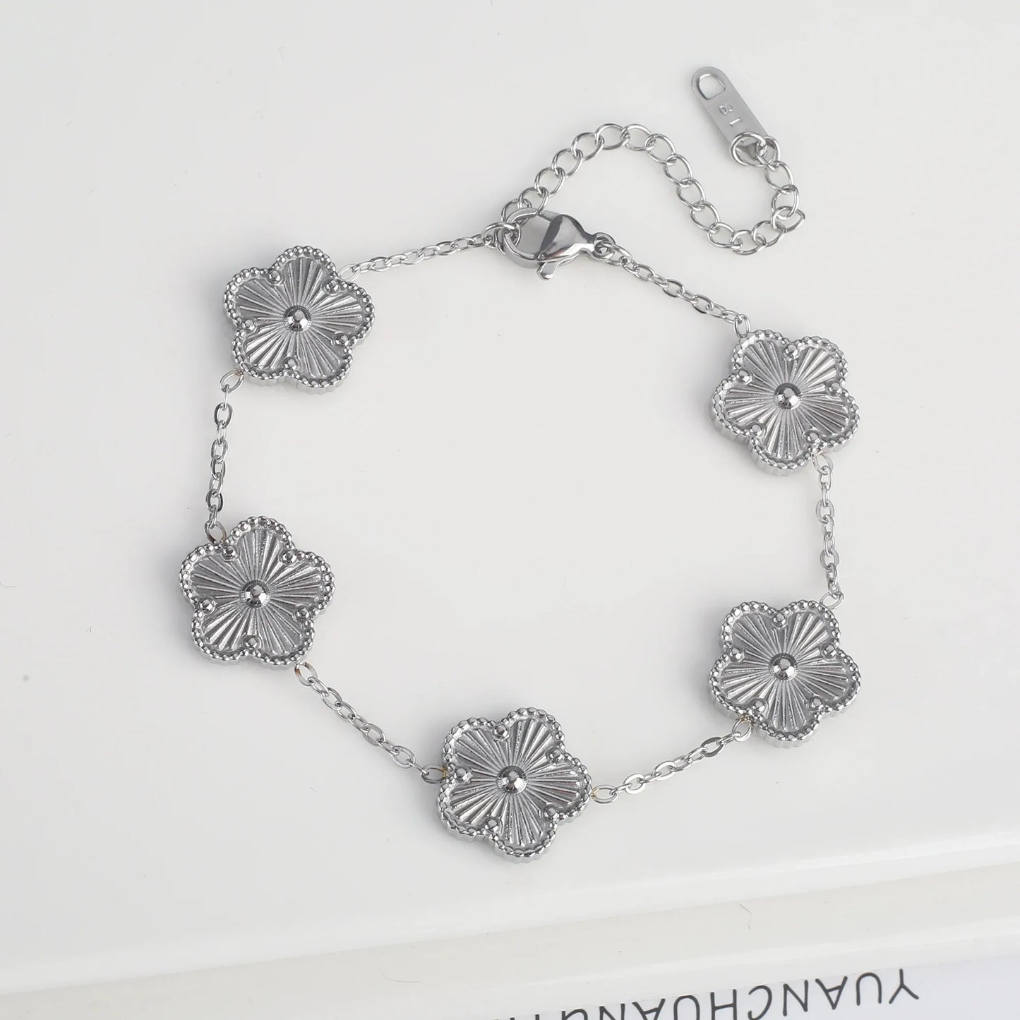 Color jewelry clover stainless steel new plant five-leaf flower bracelet hot jewelry jewelry gifts for women
