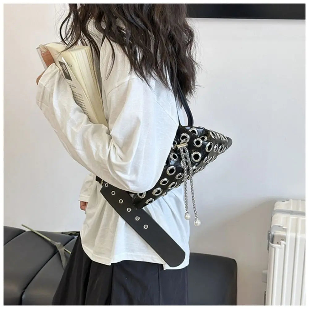 Portable Metal Stud Rivet Shoulder Bag Spicy Girl Chain Y2k Underarm Bag Punk Style Handbag Drawstring Crossbody Bag Daily
