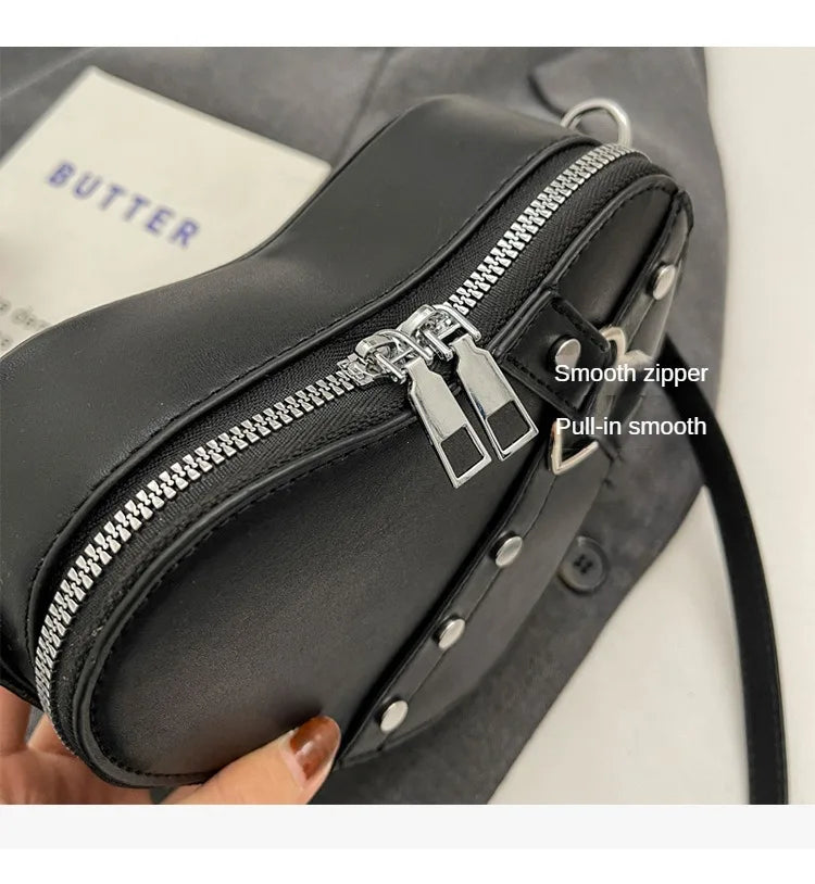 Vintage Y2K Small Chain Rivet Shoulder Bag Heart Shaped Purse Handbag Red PU Leather Gothic Tote Bag Fashion Women Crossbody Bag
